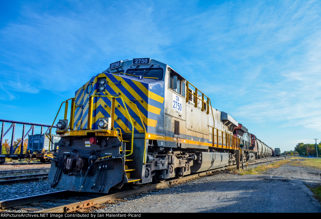 CN 2750 leads 403 in Mont-Joli